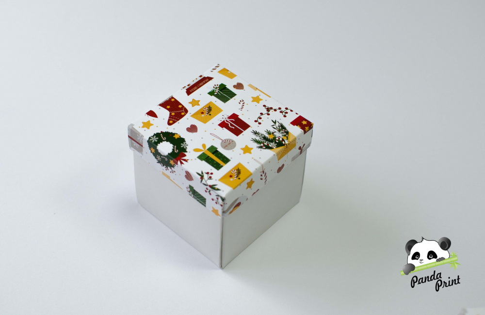 Коробка 100х100х95 Новогодние подарки (белое дно)