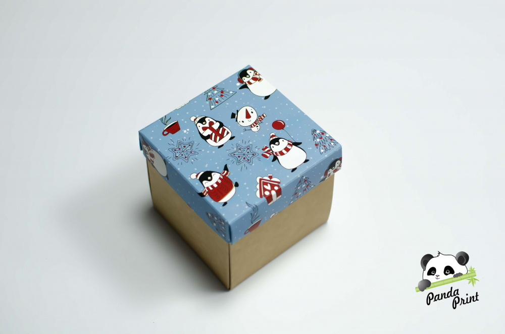 Коробка 100х100х95 Новогодние пингвины (крафт дно)