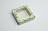Коробка с прозрачным окном 200х200х50 Зеленые листья (белое дно)